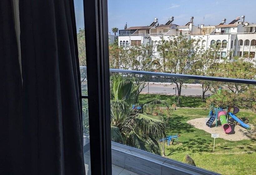 اتاق استاندارد سه نفره, Antalya Ramona