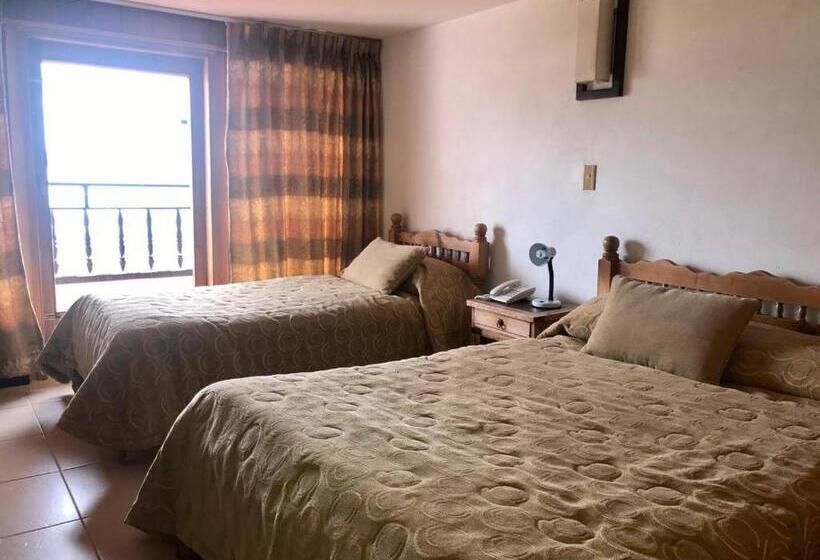 غرفة قياسية ثلاثية, El Camino Real