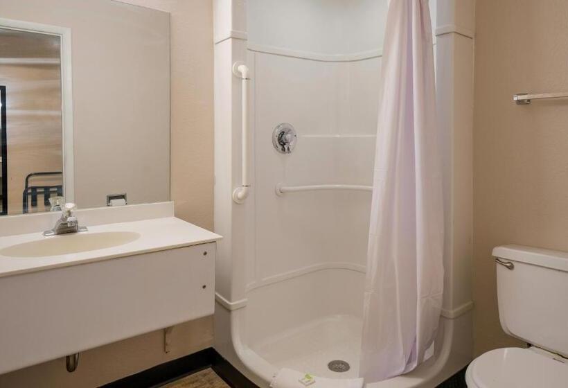 Номер Стандарт 2 Двуспальные Кровати, Knights Inn Grand Rapids East Airport