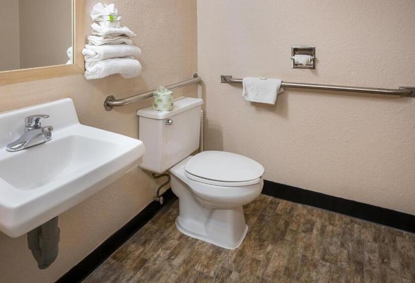 Номер Стандарт Адаптированный для Инвалидов, Knights Inn Grand Rapids East Airport