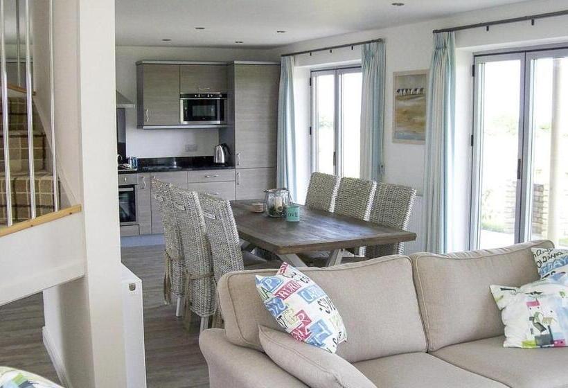 Семейный Номер, The Bay Filey