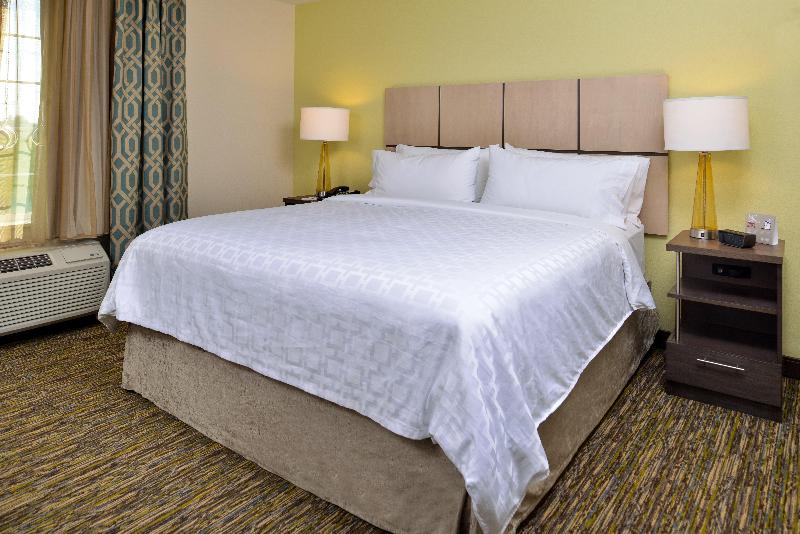 带大床的套房, Candlewood Suites   Lodi, An Ihg