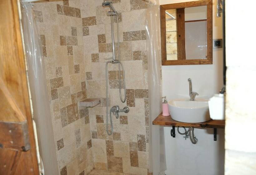اتاق اکونومی, Monk Island Guesthouse
