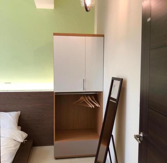 اتاق استاندارد چهار تخته, Warm B&b
