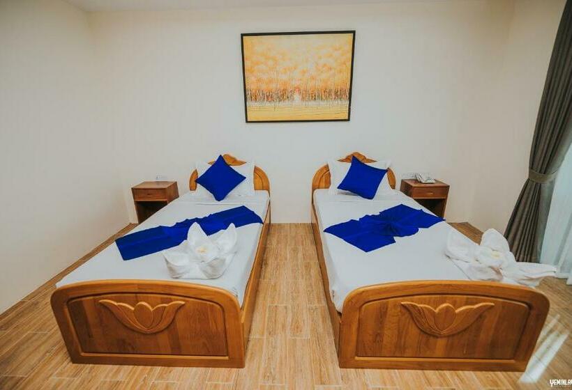 اتاق لوکس, Chaung Thar Lodge