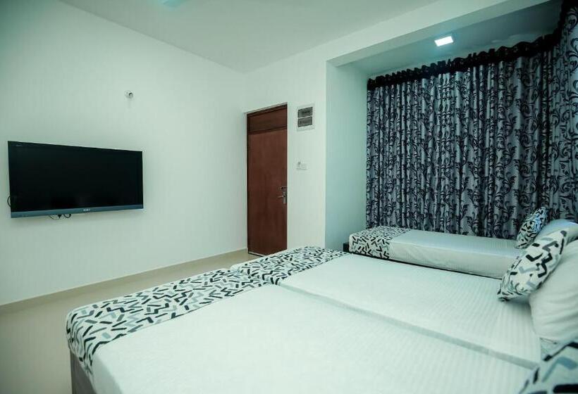 اتاق لوکس سه تخته, Roabaa Guesthouse
