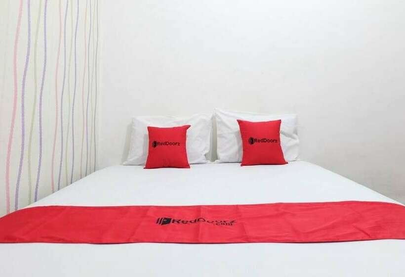Номер Стандарт, Reddoorz Near Ahmad Yani Airport 3