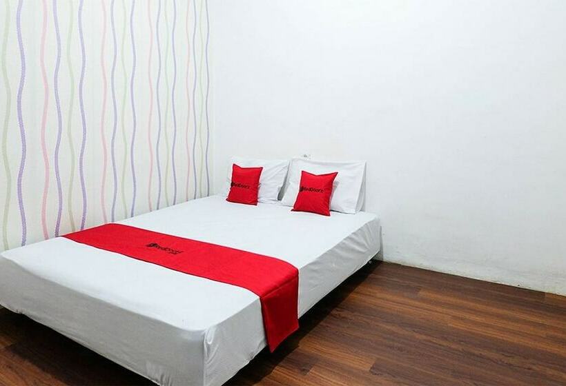 Номер Economy, Reddoorz Near Ahmad Yani Airport 3