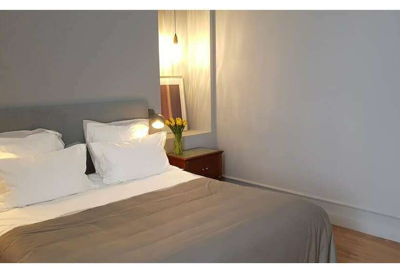 اتاق استاندارد, De L'anglais, Guesthouse