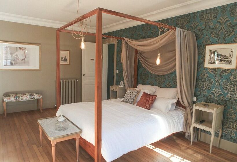 Номер Стандарт, Le Manoir Des Chevaux Dores