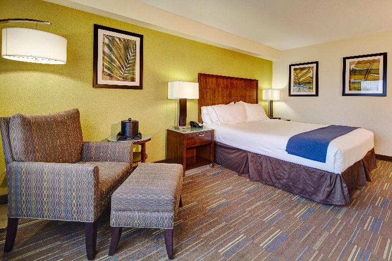 Номер Executive Кровать Кинг, Holiday Inn Express San Diego South   National City, An Ihg