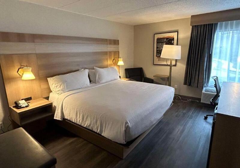 带大床的套房, Best Western Plus Heritage Rail Inn & Suites