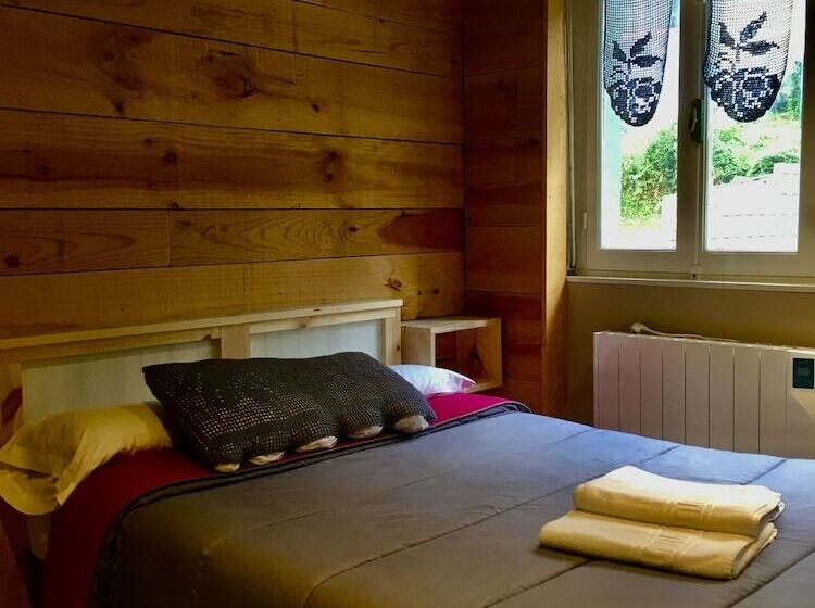 اتاق استاندارد, Carving Surf Hostel