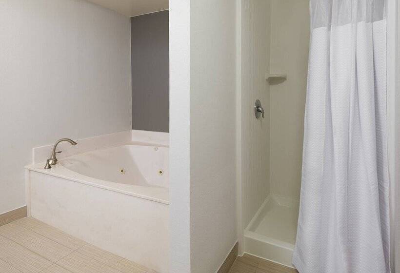 Elnöki Lakosztály, Courtyard By Marriott Wilmington/wrightsville Beach