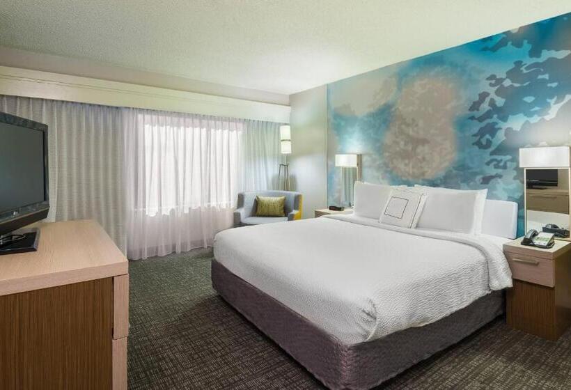 Suite King Size Bed, Courtyard By Marriott Wilmington/wrightsville Beach