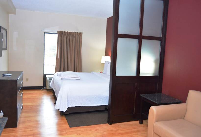 Suite, Red Roof Inn Plus+ & Suites Chattanooga   Downtown