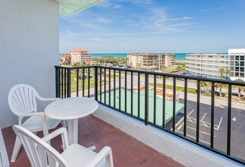 Люкс, Beachside Hotel And Suites