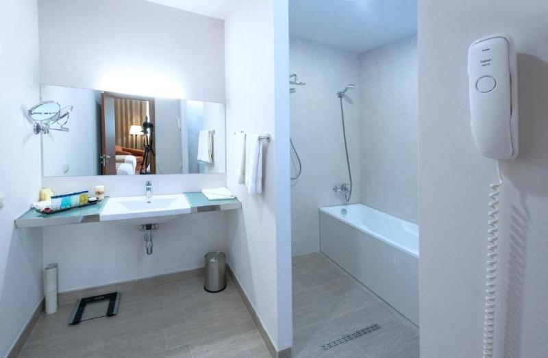 수피리어 룸, Ani Grand Hotel Yerevan