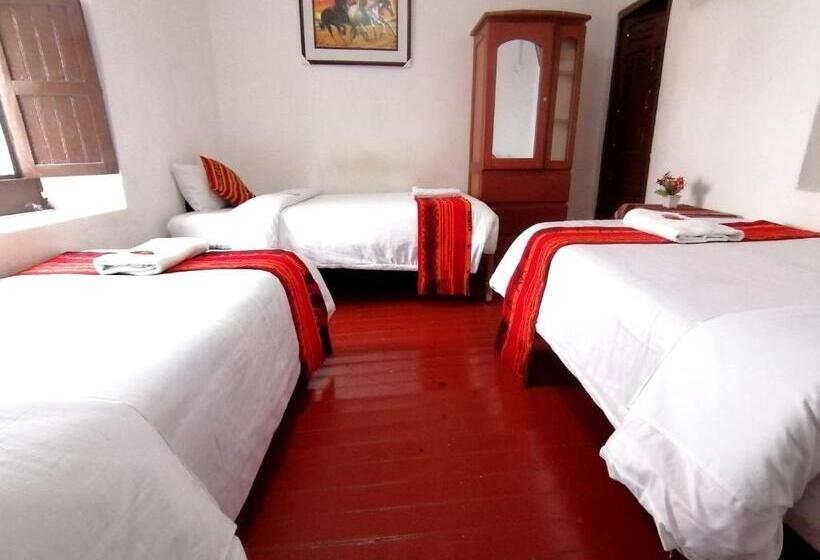 חדר סטנדרט לשלושה, International Hostels