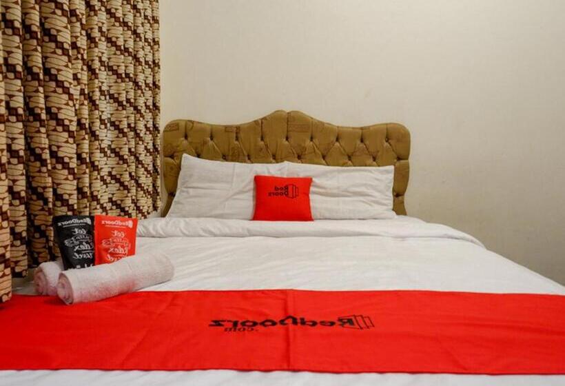 Номер Deluxe, Reddoorz Near Tugu Yogyakarta