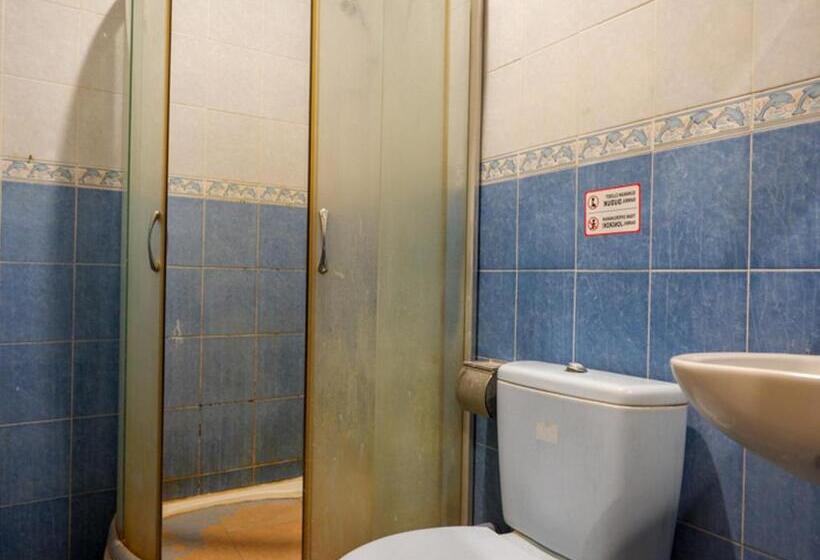 Семейный Номер, Reddoorz Near Tugu Yogyakarta
