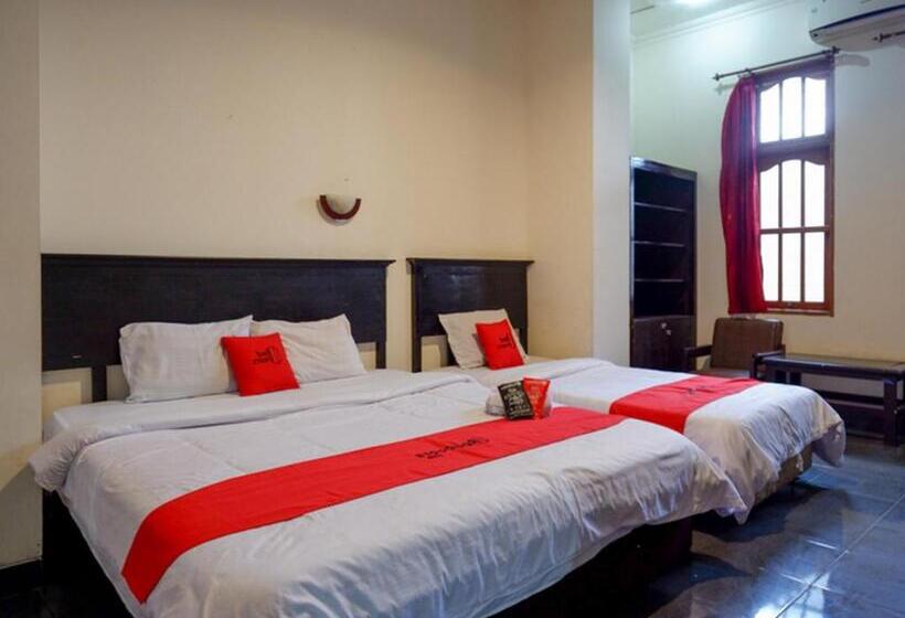 Семейный Номер, Reddoorz Near Tugu Yogyakarta