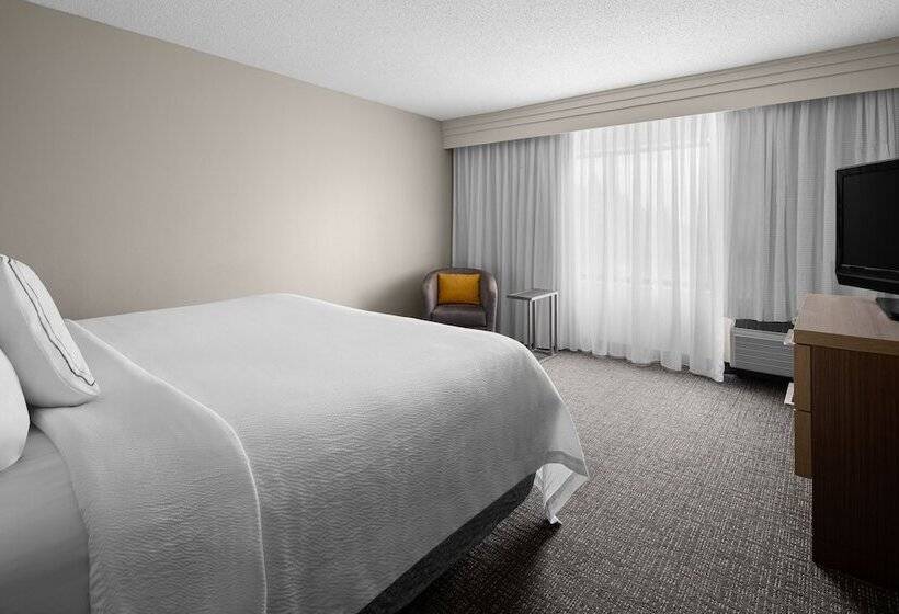 Номер Стандарт, Courtyard Detroit Brighton