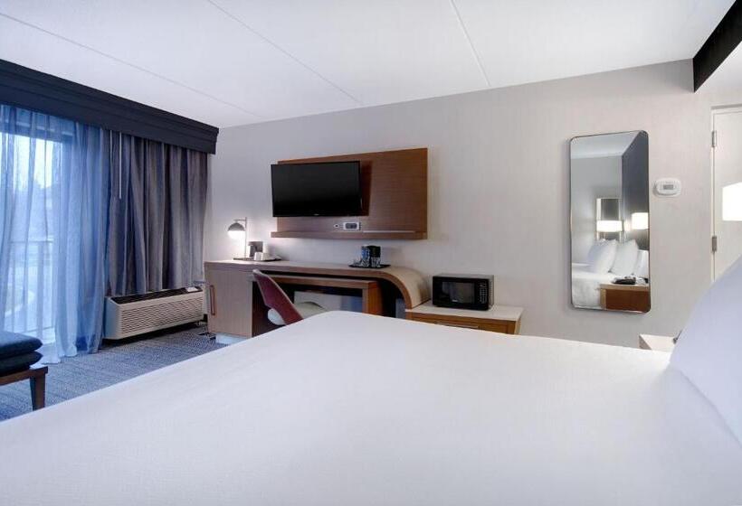 Стандартный Номер Кровать Кинг, Courtyard By Marriott State College