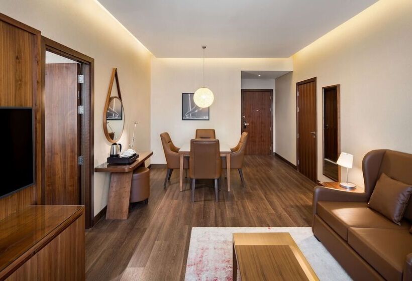 家庭套房, Radisson Blu Hotel, Dubai Canal View