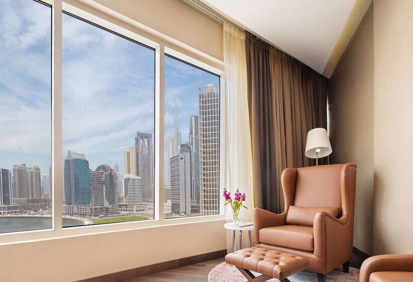 标准间, Radisson Blu Hotel, Dubai Canal View