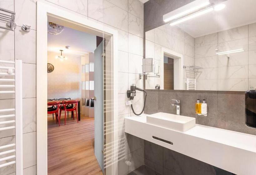 침실 1개 아파트, Bach Apartments