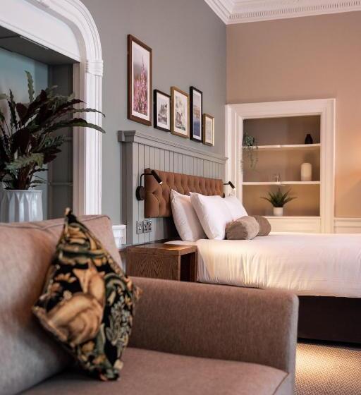 اتاق خانوادگی, The Hawes Inn By Innkeeper S Collection