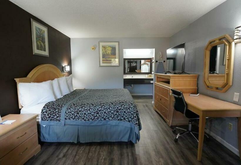带大床的标准间, Columbus Inn And Suites