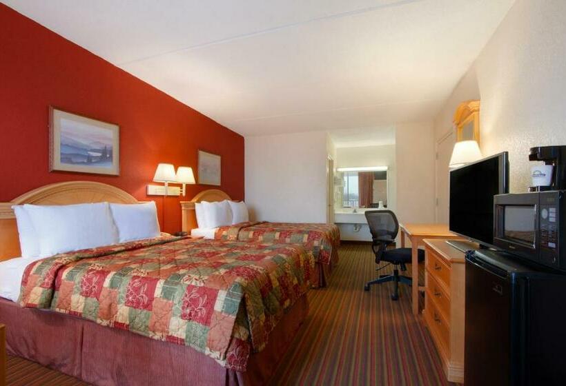 Номер Deluxe, Days Inn By Wyndham Seneca Clemson