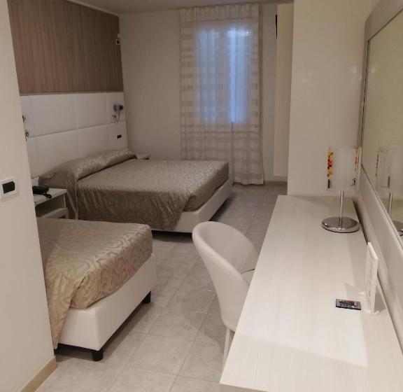 اتاق استاندارد سه نفره, Grande Albergo Marin