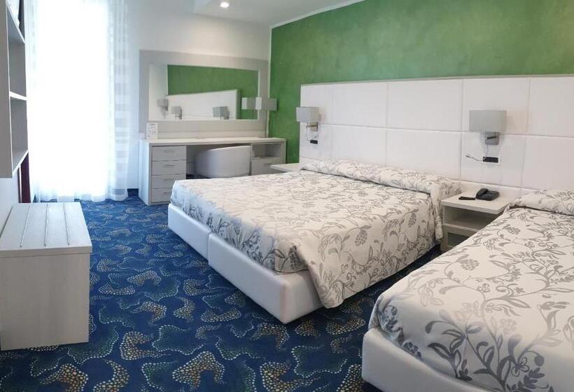 Triple Room Sea View, Grande Albergo Marin