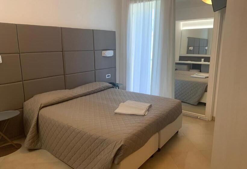 اتاق استاندارد چهار تخته, Grande Albergo Marin