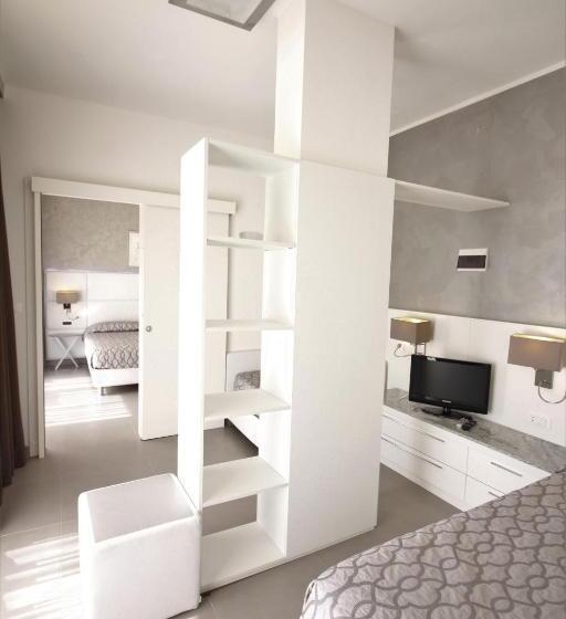اتاق لوکس چهار تخته, Grande Albergo Marin