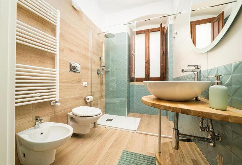 Номер Стандарт, Santaló B&b