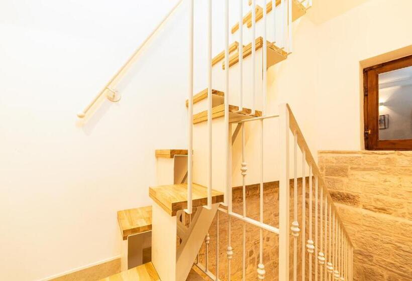 Номер Стандарт с Балконом, Santaló B&b