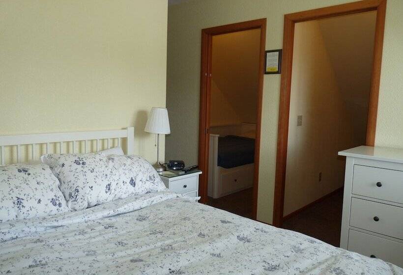 标准间, Driftwood Inn