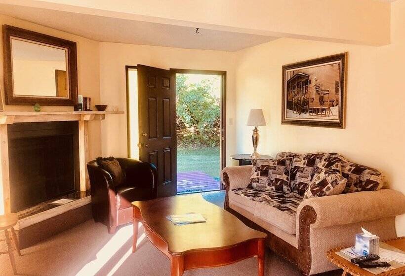 套房, Driftwood Inn