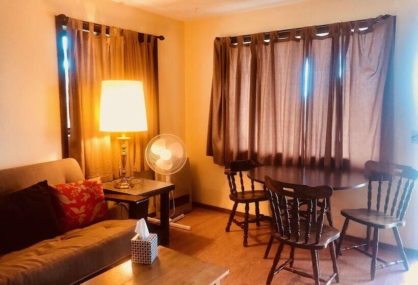 套房, Driftwood Inn