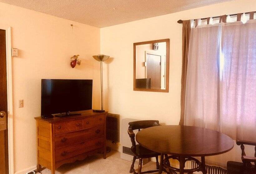 套房, Driftwood Inn