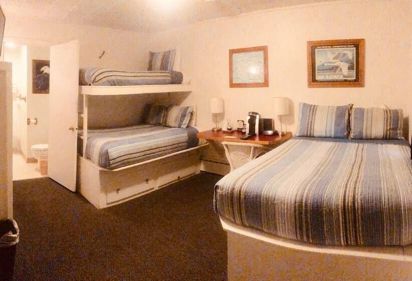 标准间, Driftwood Inn