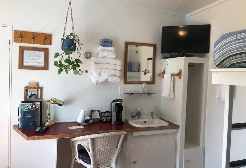 标准间, Driftwood Inn