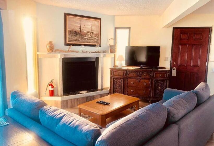 带2个卧室的套房, Driftwood Inn