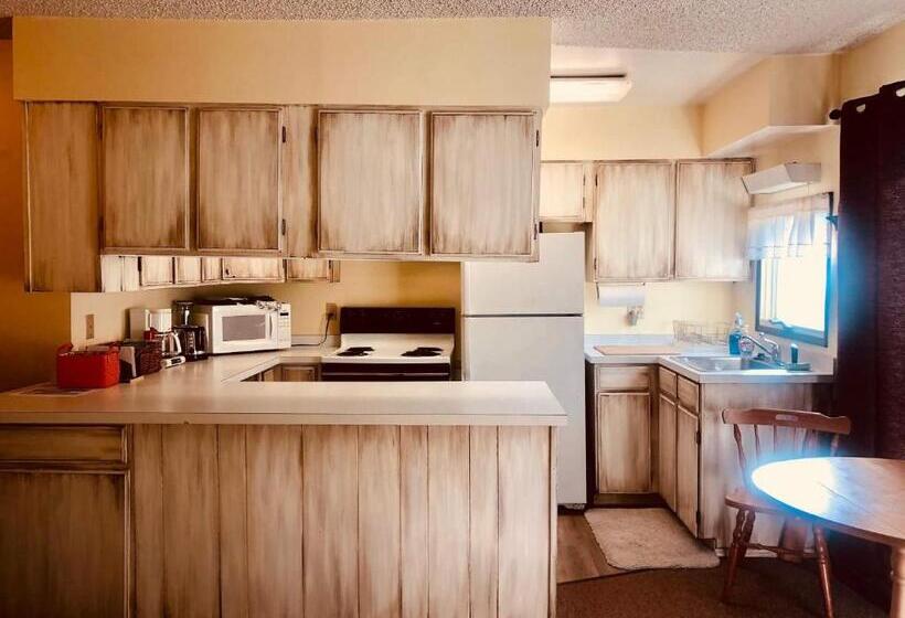 套房, Driftwood Inn