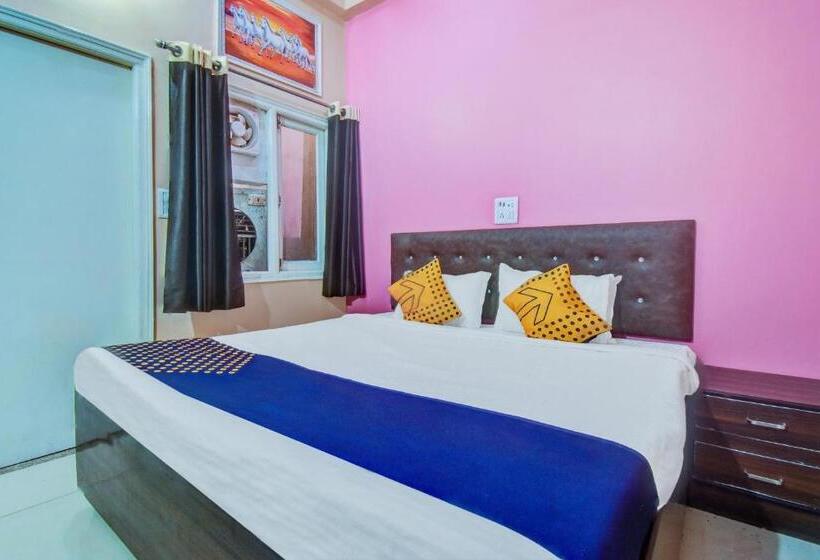 اتاق کلاسیک سه تخته, Spot On Mangalam Guest House