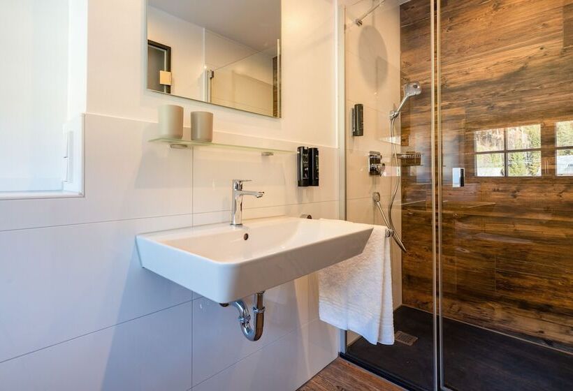 Номер Стандарт, Coucou Hotel & Kuckucks Stube